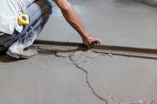 Best Commercial Concrete Contractor  in Newburg, WI